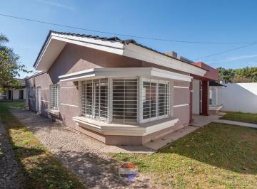 Casa · 255m² · 5 Ambientes · 2 Cocheras · Venta Casa 3 Dorms. Marquez de Sobremonte Cba.