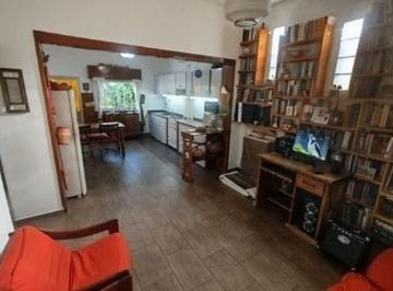 Casa · 96m² · 4 Ambientes · 1 Cochera · Venta Casa 4 Amb Temperley Apto Credito Patio