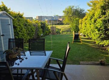 Casa · 80m² · 4 Ambientes · 1 Cochera · Gs Duplex Apto Crédito Cañada Village
