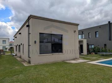 Casa de 5 ambientes, Escobar · Casa en Alquiler con Pileta, Acacias, Puertos del Lago, Escobar