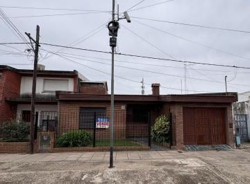 Casa de 5 ambientes, San Nicolás de los Arroyos · Casa de 3 Dorm. en Venta en La Emilia