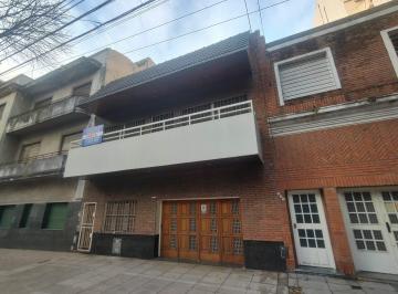 Casa · 250m² · 5 Ambientes · 2 Cocheras · Venta de Casa en Lote Propio – 390 m² Totales – Almagro