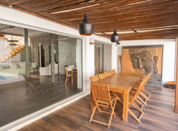 Casa · 342m² · 5 Ambientes · 1 Cochera · Casa en Alquiler 4 Amb + Dep – Lomas de Núñez