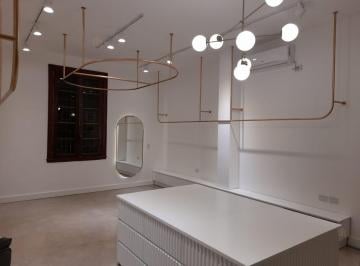 Oficina comercial · 44m² · 1 Ambiente · Ideal Showroom - Patio Interno y Muy Luminoso - 1 Ambiente en Alquiler