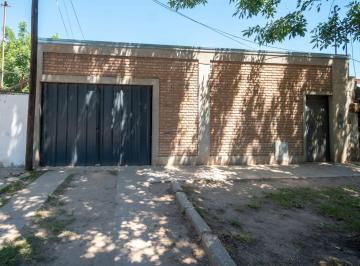 Casa · 79m² · 6 Ambientes · 1 Cochera · Venta Casa 2 Dorm. con Patio