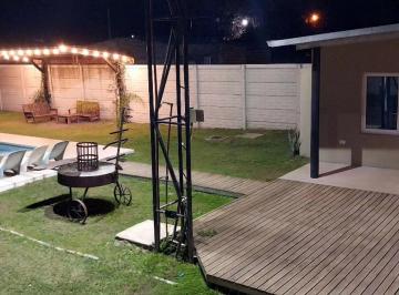 Quinta vacacional · 1 Dormitorio · 1 Cochera · Casa Quinta en Alquiler