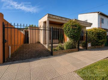 Casa · 103m² · 4 Ambientes · 1 Cochera · Casa en San Antonio de Padua, 3 Dorm., 4 Ambientes, Merlo, Parque