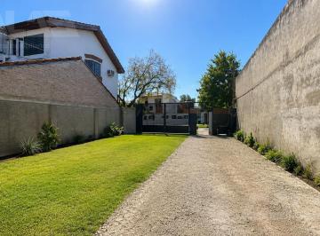 Terreno · 93m² · 1 Ambiente · 2 Cocheras · Lote | Oportunidad | Galpón | Inversión | 225 m² | Ituzaingó