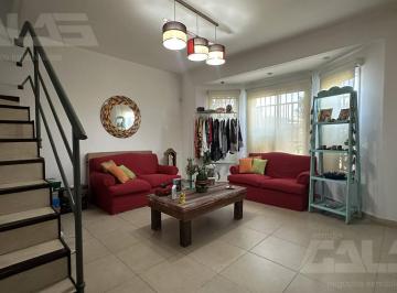 Casa · 90m² · 4 Ambientes · 1 Cochera · Casa en Ituzaingó Norte