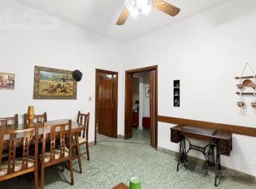 Casa · 74m² · 3 Ambientes · 1 Cochera · Casa | 3 Ambientes | Patio | a Refaccionar | Cochera | Ituzaingó Sur