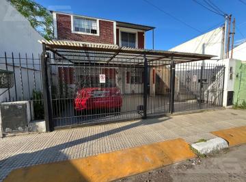 Casa · 180m² · 4 Ambientes · 2 Cocheras · Casa en Merlo Norte