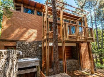 Casa · 89m² · 3 Ambientes · 1 Cochera · Casa | 3 Ambientes | Deck y Parrilla | Lista Para Habitar | Bosque | Mar de Las Pampas