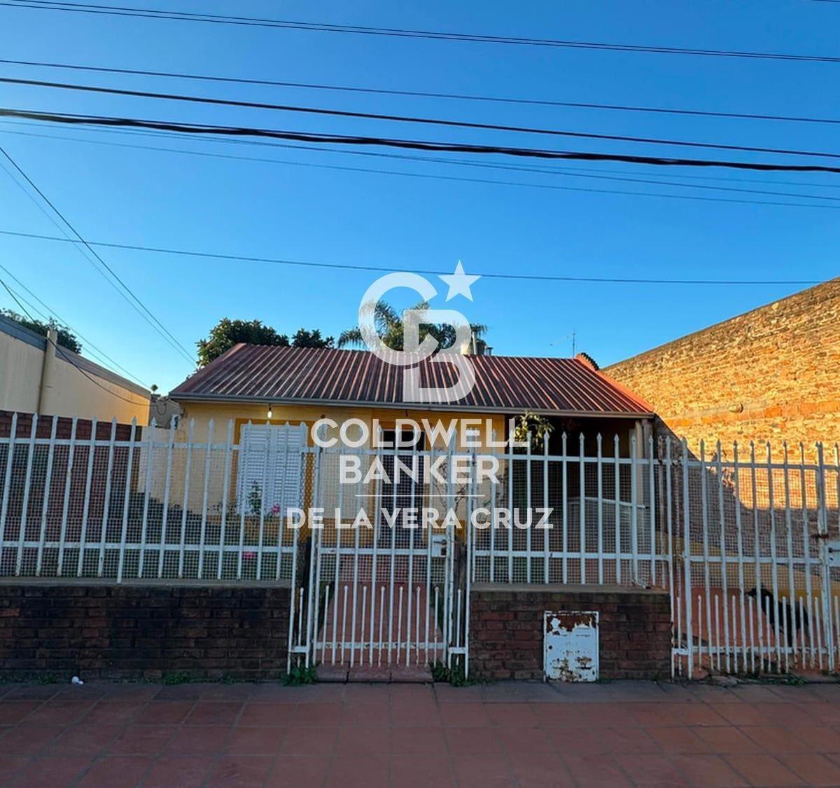 Casa de 2 Dormitorios en Barrio Los Hornos
