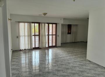 Departamento · 174m² · 6 Ambientes · 1 Cochera · Casa en Capital