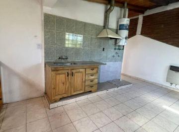 Casa de 3 ambientes, San Rafael · Departamento en Alquiler C/ Cochera en San Rafael
