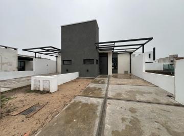 PH · 68m² · 3 Ambientes · 1 Cochera · PH en Rincones de Manantiales