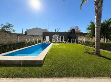 Casa · 120m² · 3 Ambientes · 3 Cocheras · Alquiler de Casa en Ituzaingo