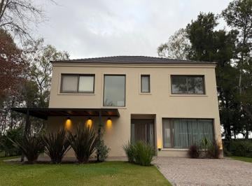 Casa de 5 ambientes, Esteban Echeverría · Casa en Alquiler Saint Thomas Oeste