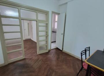 Departamento de 1 ambiente, Almagro · Departamento de 1 Ambiente en Primer Piso por Escalera.