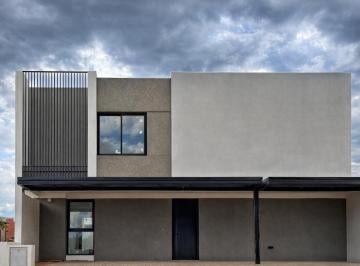 PH · 136m² · 6 Ambientes · 2 Cocheras · Duplex en Venta de 3 Dorm. en Quebradas de Manantiales