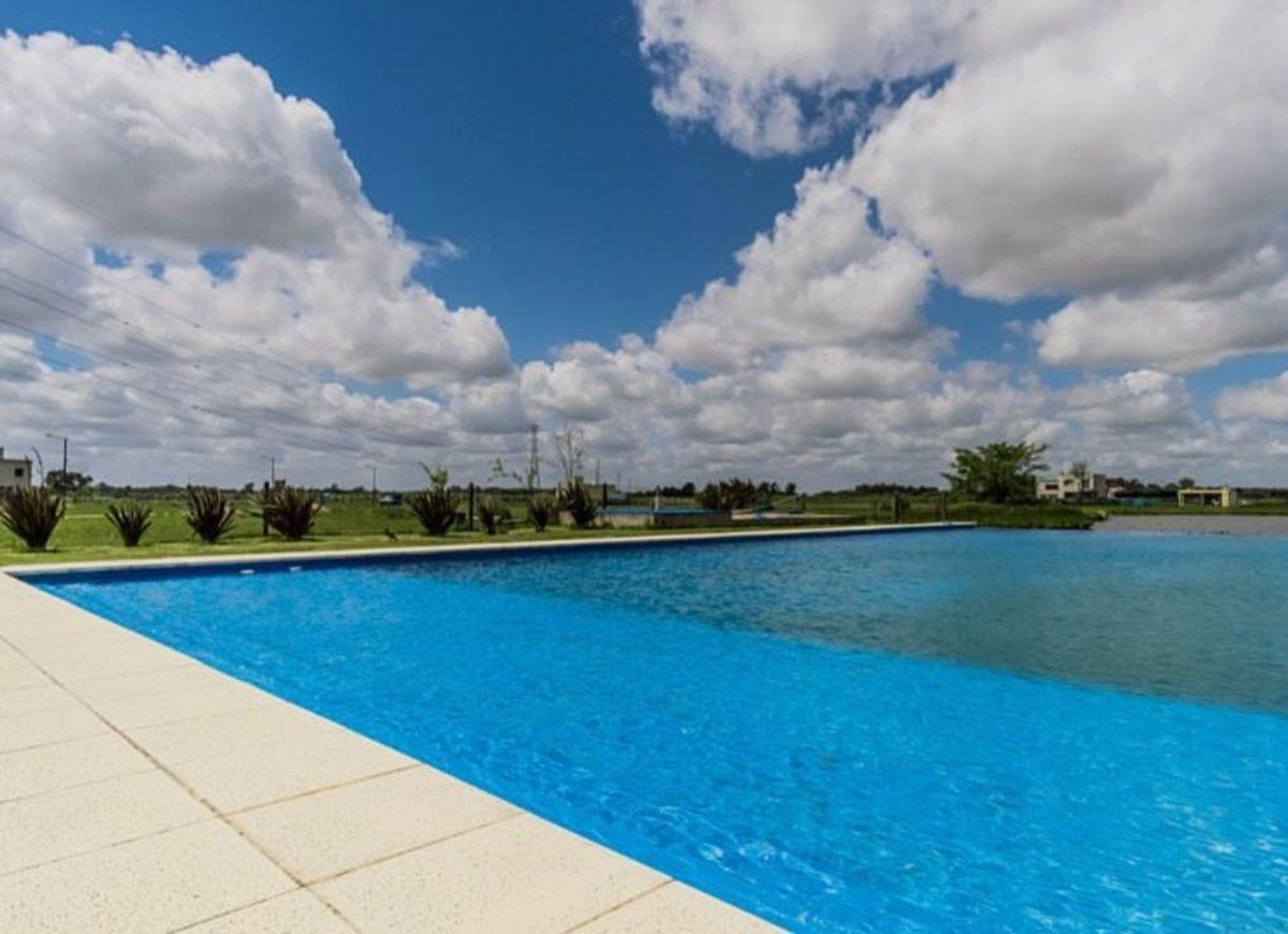 Presidente Néstor Kirchner 11300, Laguna Azul, Ezeiza