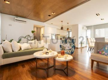 Casa · 286m² · 5 Ambientes · 2 Cocheras · Casas de Categoría en Venta en La Plata