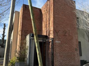 Casa · 137m² · 3 Ambientes · 2 Cocheras · Casa Duplex Apto Banco en Venta