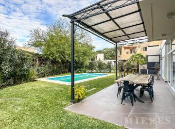 Casa · 154m² · 4 Ambientes · 2 Cocheras · Casa en Venta Sobre Lote Interno en Santa Clara - Villanueva