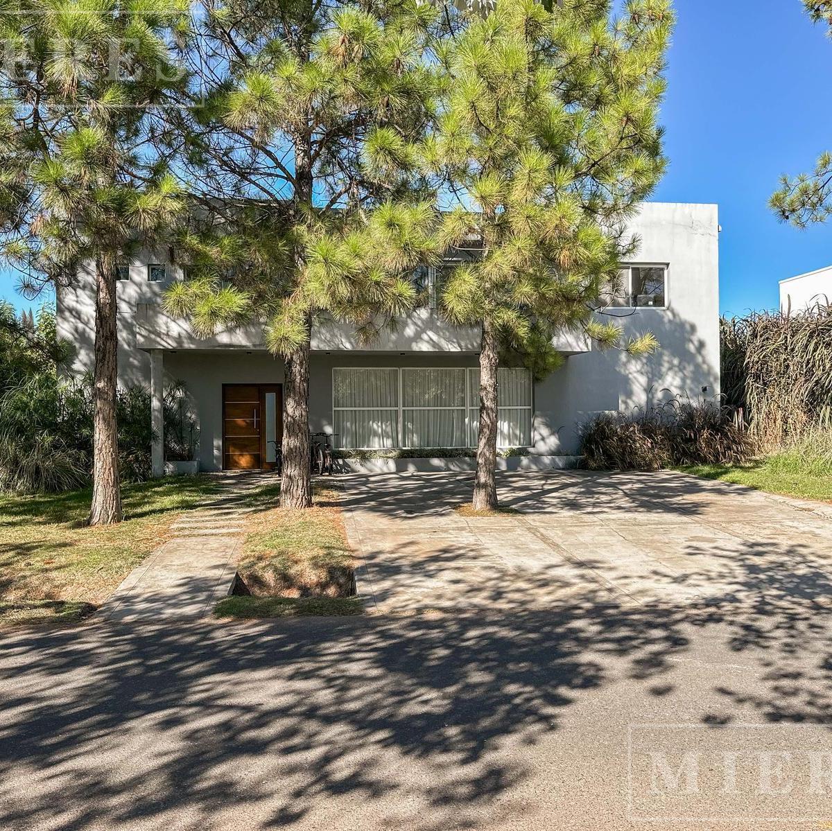 Casa en Lote Interno a la Venta en Talar Del Lago II, Bancalari