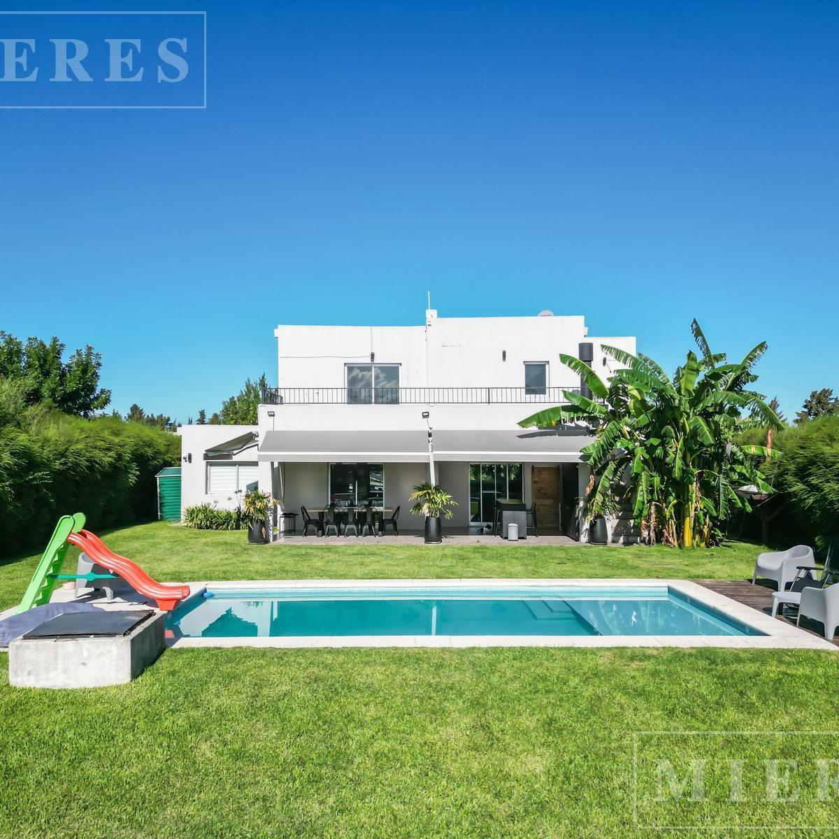Casa en Venta A la Laguna en  San Benito, Villanueva.