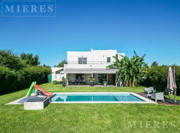 Casa · 173m² · 4 Ambientes · 2 Cocheras · Casa en Venta a La Laguna en San Benito - Villanueva