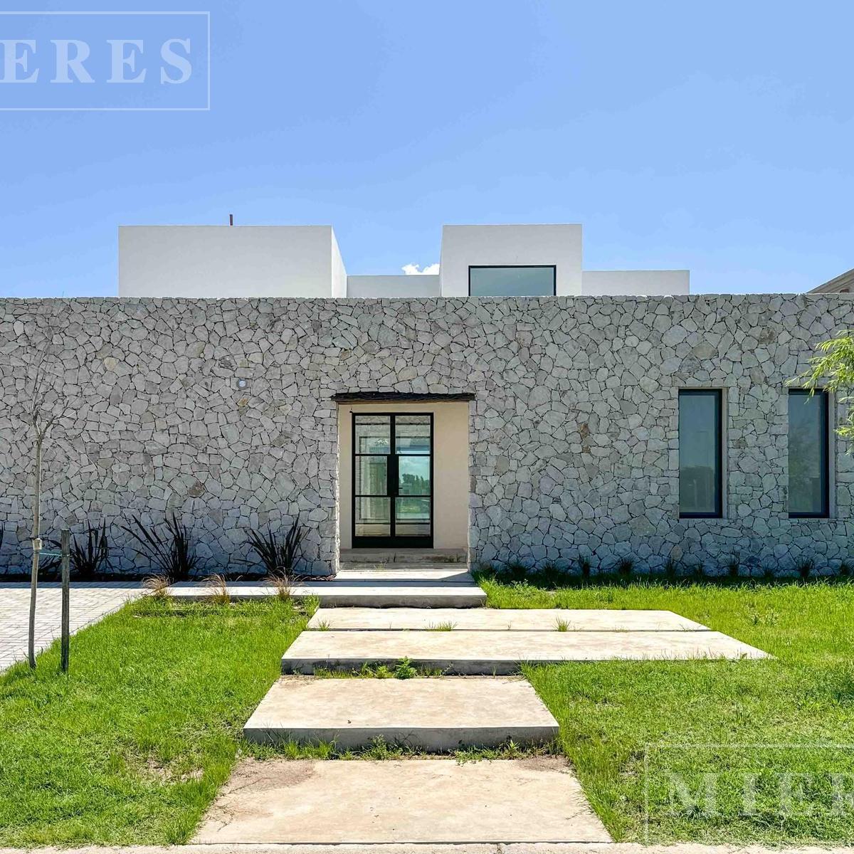 Casa en Venta a La Laguna en el Barrio Santa Ana - Villanueva.