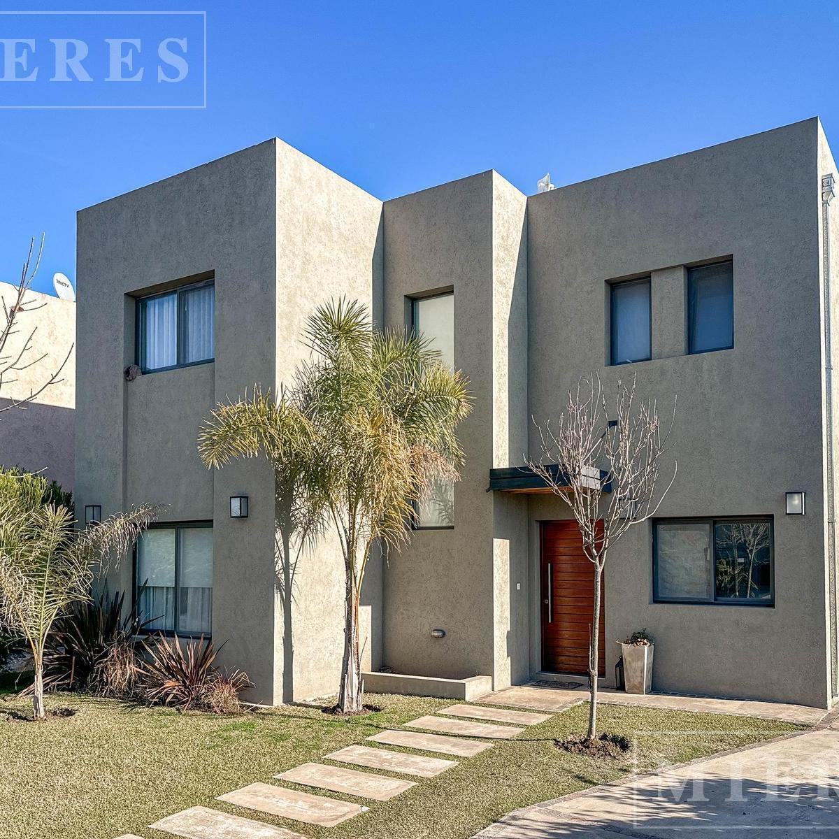 Casa en Venta en el Barrio Vila Marina I - Villanueva.