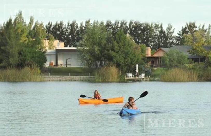 Lote en Venta a La Laguna en el Barrio San Pedro - Villanueva., San Pedro, Benavidez