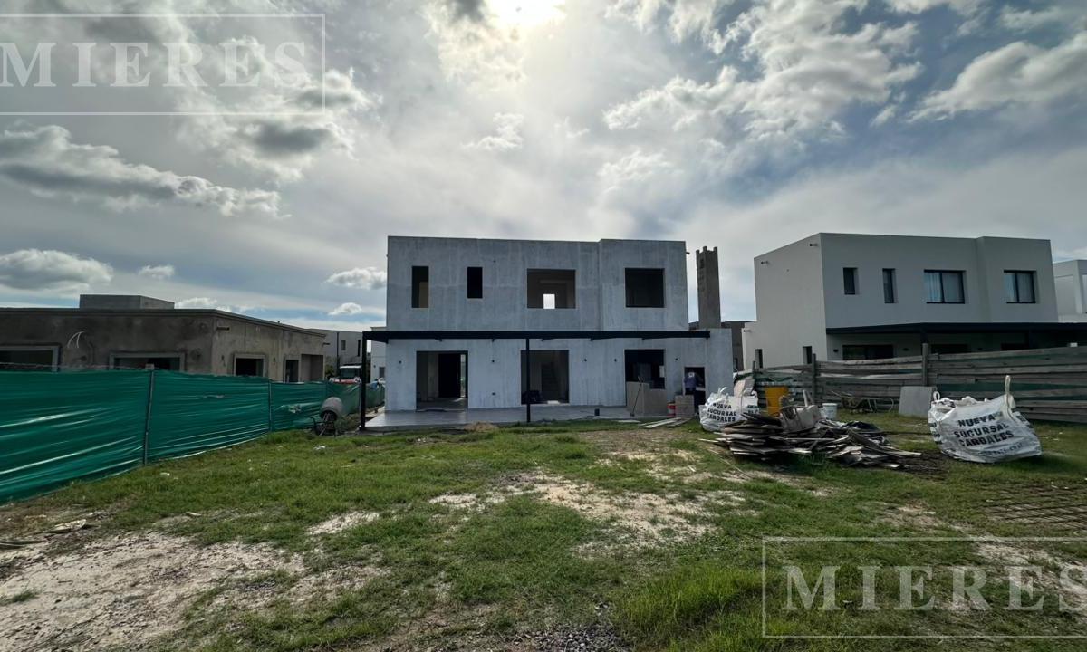 Casa en Venta a Estrenar en Santa Ana, Villanueva.