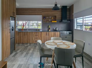 Casa · 90m² · 2 Dormitorios · 2 Cocheras · Venta Casa Barrio Los Nogales