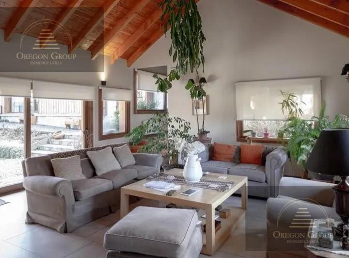 Casa · 251m² · 6 Ambientes