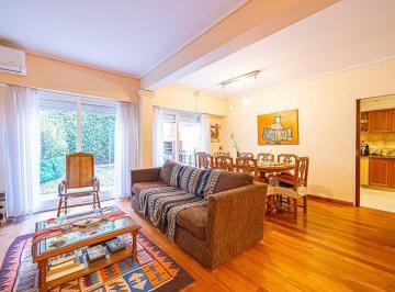 Casa · 220m² · 4 Ambientes · 1 Cochera · Venta Casa Parque Chas Apto Credito Cochera