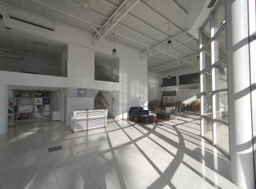 Local comercial , San Francisco del Monte · Salon Comercial y Galpones en Alquiler