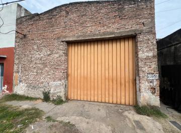 Bodega-Galpón · 138m² · 1 Ambiente · Venta Galpon de 138 m² con Oficina, Baño y Entre Piso en Barrio Sarmiento