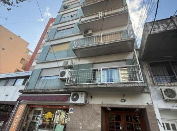 Departamento · 74m² · 3 Ambientes · Amplio 3 Ambientes Al Frente Sobre Av Mitre Exc. Estado