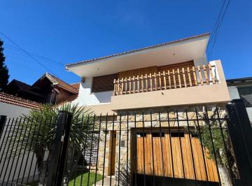 Casa · 282m² · 4 Ambientes · Casa 4 Ambientes con Departamento de Entrada Individual en Venta - Don Bosco 470, Bernal