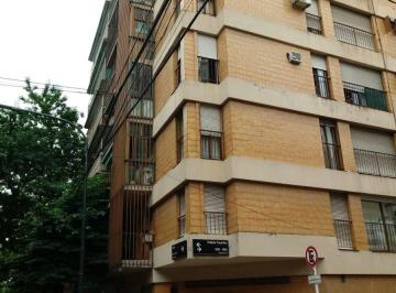Departamento de 2 ambientes, Caballito · 2 Ambientes Frente Sueper Luminoso Balcon Frances Cocina y Baño Completos Rojas 473