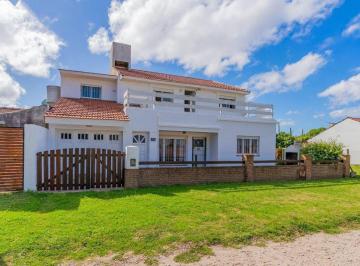 Casa · 122m² · 3 Ambientes · 1 Cochera · Venta Dos Viviendas de 3 Amb en Una Faro Norte Mdp