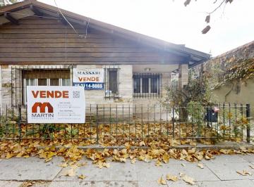 Casa · 113m² · 3 Ambientes · 1 Cochera · Casa en Venta de 3 Ambientes en Martinez con Jardín y Cochera