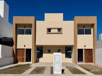 Casa · 117m² · 4 Ambientes · 2 Cocheras · Casa - Brisas de Manantiales