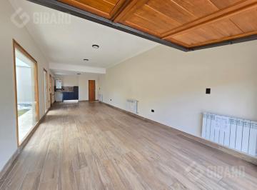 Casa · 121m² · 3 Ambientes · 1 Cochera · Casa 3 Ambientes en Zona San Jose