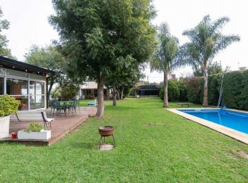 Casa · 140m² · 4 Ambientes · 4 Cocheras · Casa en Venta Villa Elisa Tres Domitorios Pileta