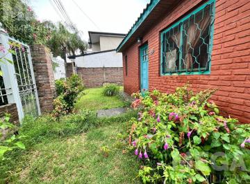 Casa · 60m² · 4 Ambientes · 1 Cochera · Intendente Blanda 1264. Casa en Venta, Intendente Blanda