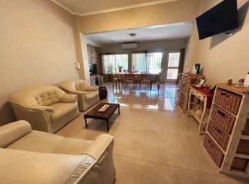 WFG-WFG-25_2 · Casa en Venta en Villa Luzuriaga
